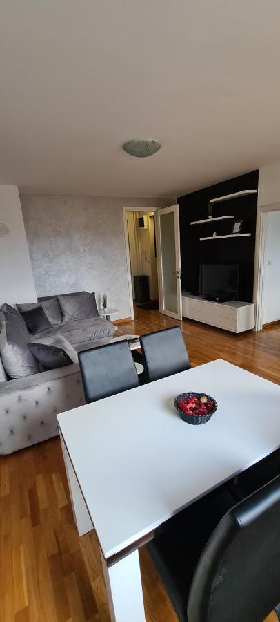 Apartments Belville Belgrado Buitenkant foto